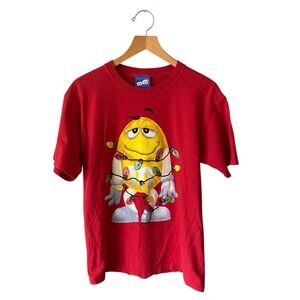 Vintage Y2K M&Ms Holiday Shirt Size L Red Yellow Peanut Tangled Christmas Lights